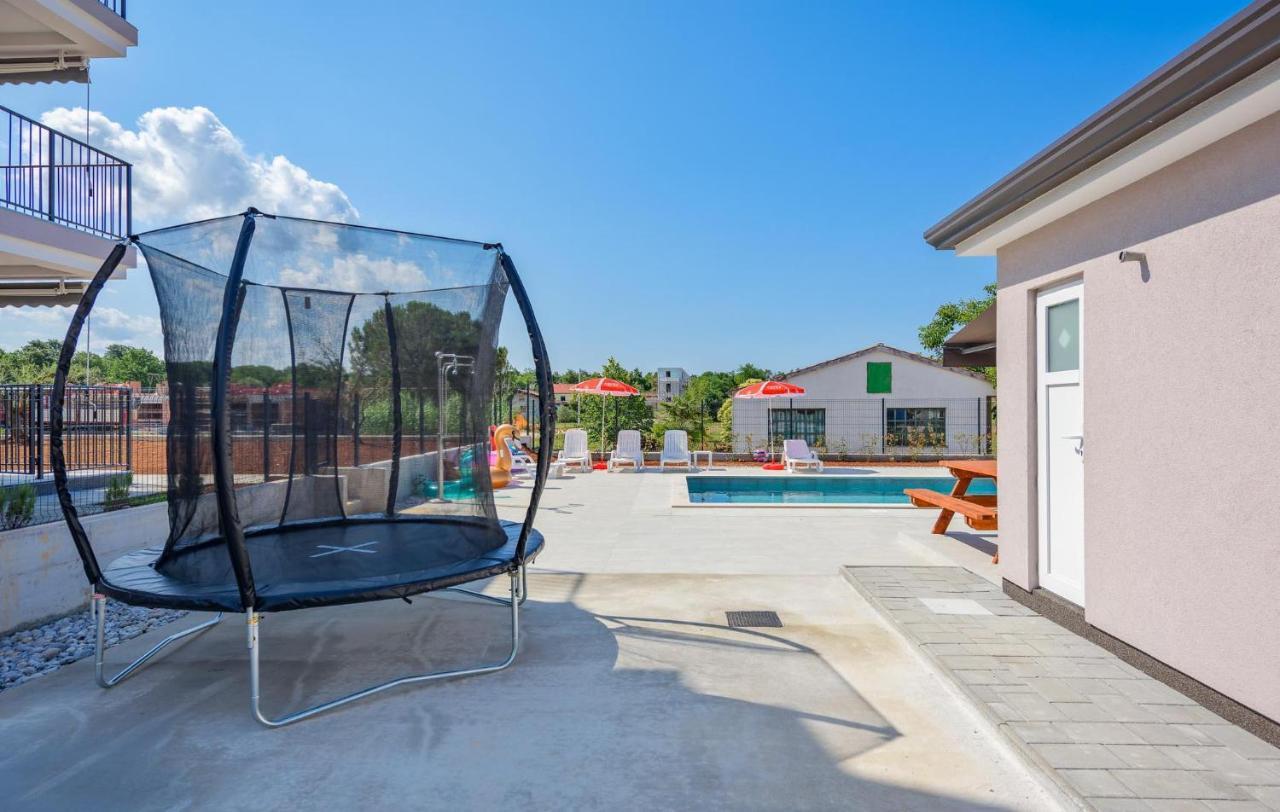 Apartmani Lucija ポレッチ エクステリア 写真