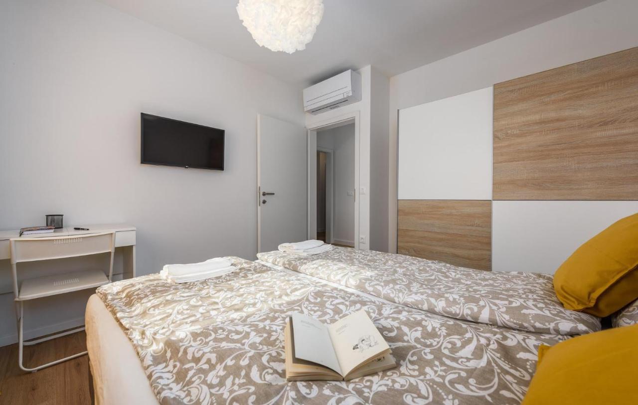 Apartmani Lucija ポレッチ エクステリア 写真