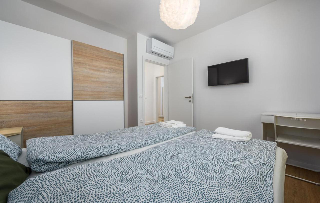 Apartmani Lucija ポレッチ エクステリア 写真