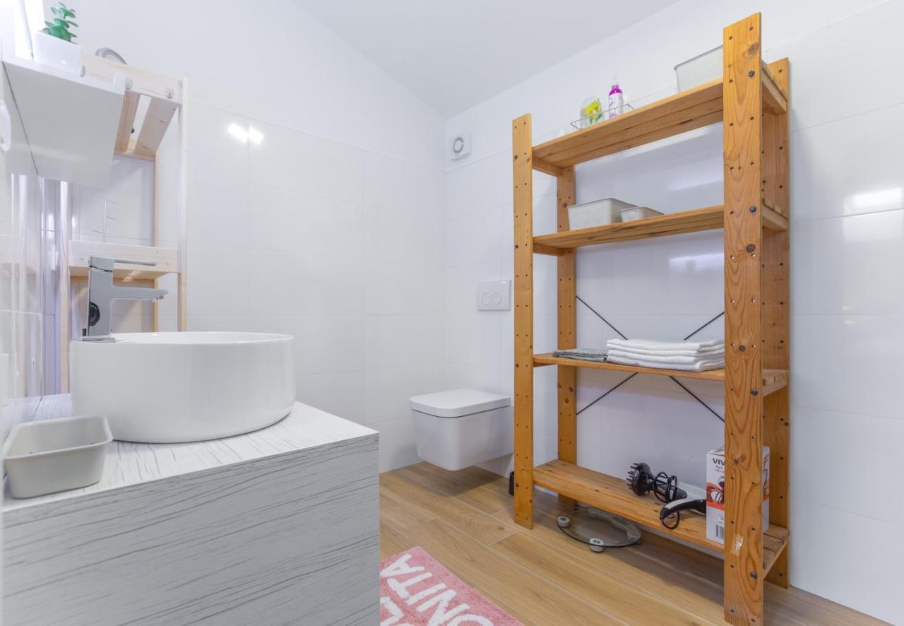 Apartmani Lucija ポレッチ エクステリア 写真