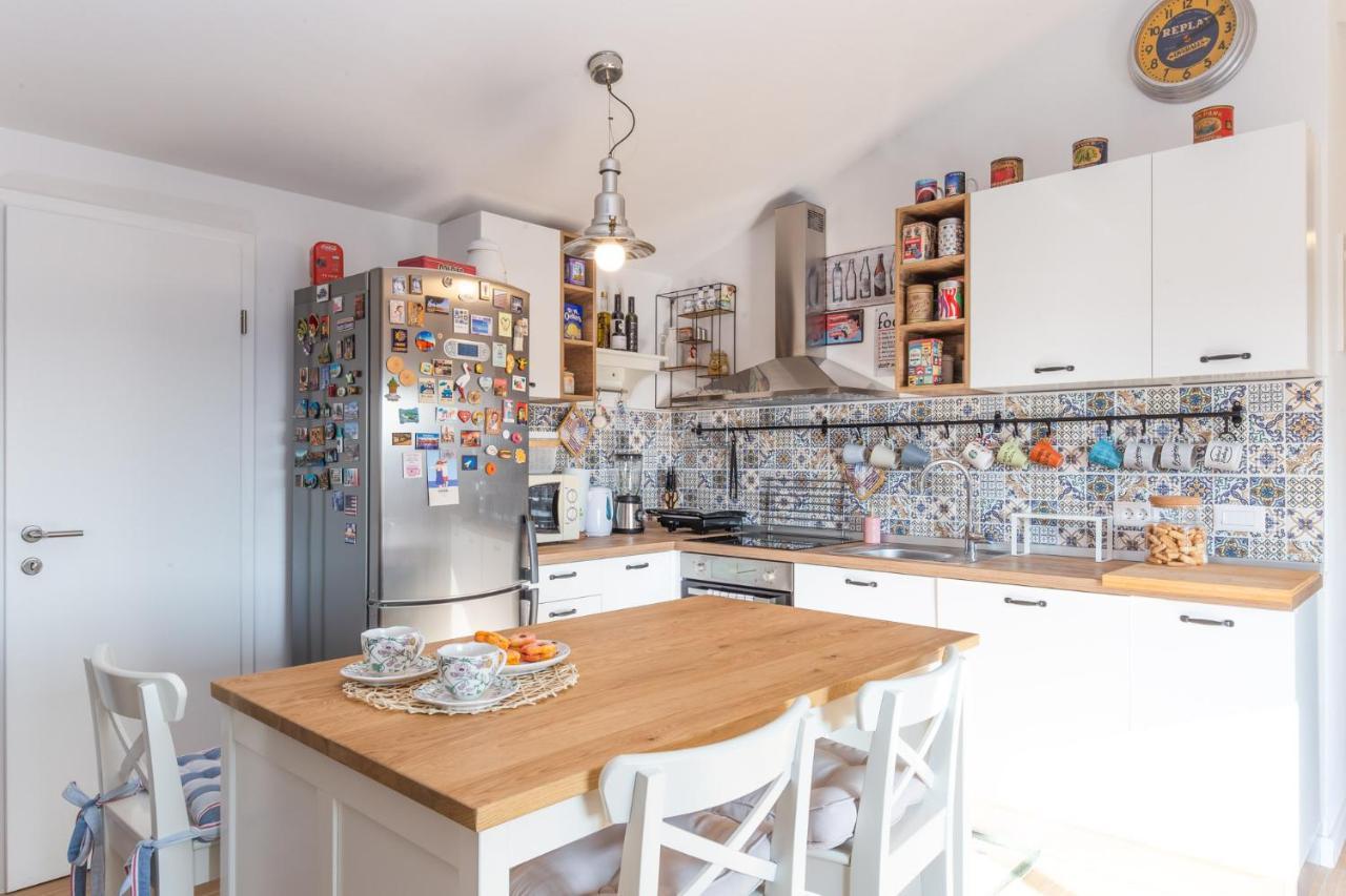 Apartmani Lucija ポレッチ エクステリア 写真